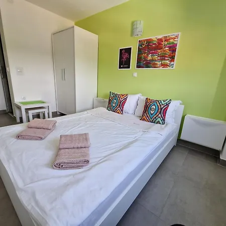 Flamingo 3*